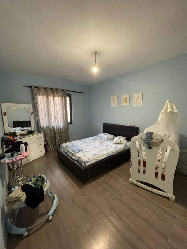 Tirane, jap me qera apartament 3+1 500 Euro