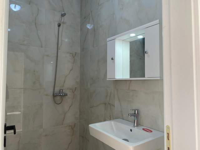 Tirane, jap me qera apartament 1+1+BLK Kati 4, 56 m² 40.000 leke (Spitali Amerikan 2, rr.Selaudin Zorba)