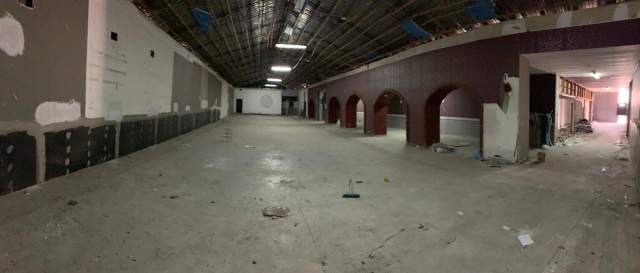 Tirane, jap me qera magazine 750 m² 1875 Euro