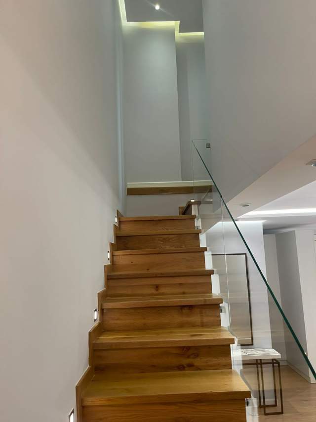 Tirane, shitet apartament duplex 2+1+BLK Kati 8, 138 m² 320.000 Euro (Rruga e Kavajes)