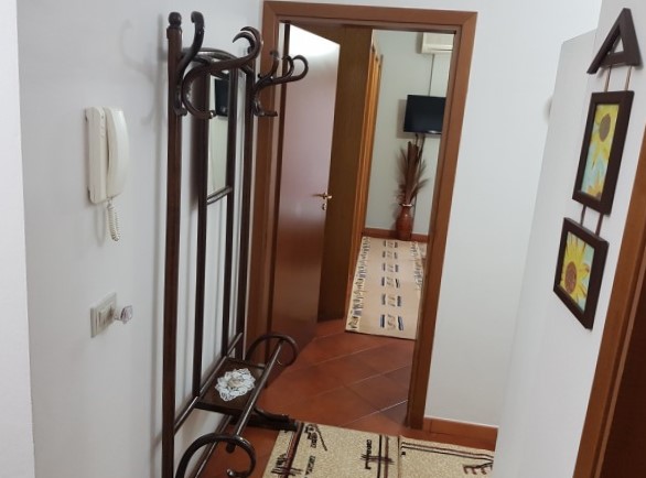 Tirane, jepet me qera apartament 2+1+BLK Kati 3, 100 m² 400 Euro (Blv. Barjam Curri)