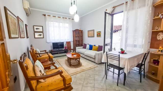 Tirane, jepet me qera Vile 3+1+BLK Kati 1, 110 m² 50.000 Leke (Hoxha Tasim)
