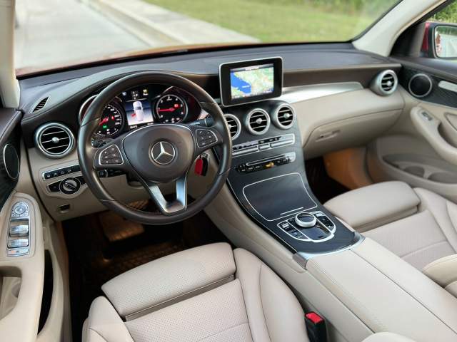 shes Mercedes-Benz MERCEDES GLC 220 (NAFTE) - PANORAMA Viti 2019,