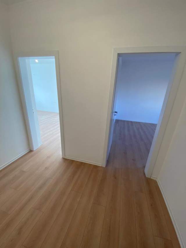 Tirane, shitet apartament 2+1 Kati 3, 70 m² 95.000 Euro (Pazari)