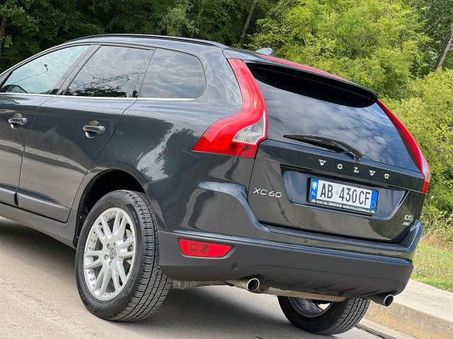 shes Volvo VOLVO XC 60 - AUTOMAT - 2.4 NAFTE - 2014