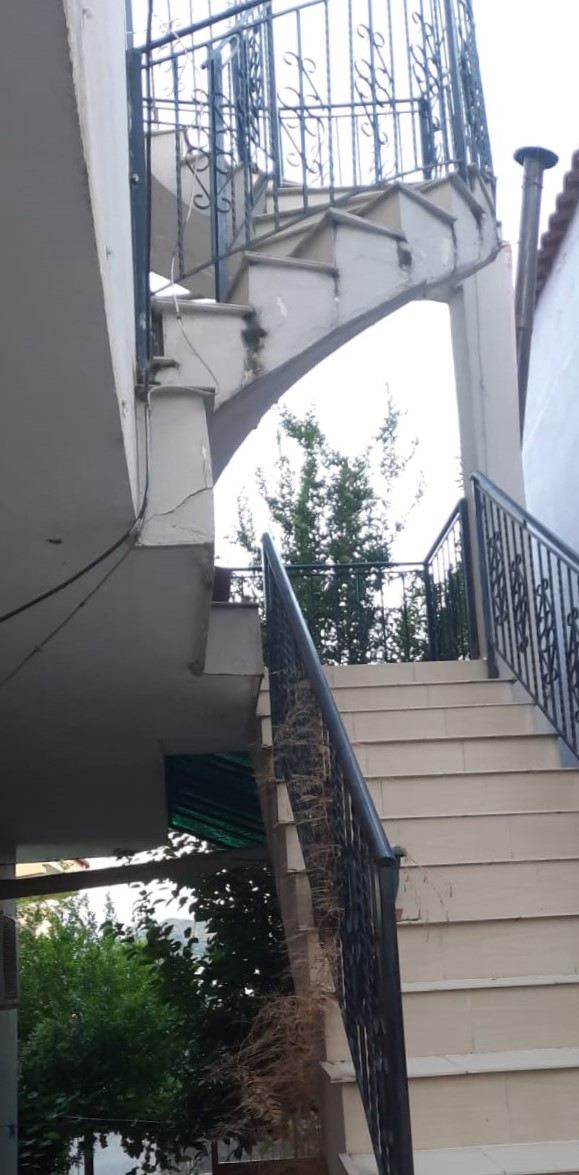 Tirane, shitet Vile 1+1+BLK Kati 1, 80 m² 80.000 Euro (Te shkolla e korespodences)