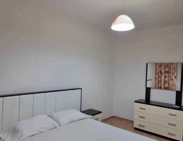 Tirane, jepet me qera apartament 2+1+BLK Kati 4, 94 m² 700 Euro (Tek market spar)