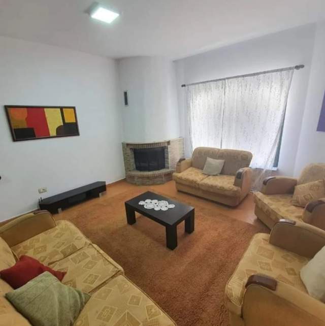Tirane, jepet me qera apartament 3+1+BLK Kati 2, 175 m² 500 Euro (xorxh washington)