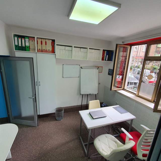 Tirane, jepet me qera zyre Kati 0, 85 m² 800 Euro (nikolla  tupe)