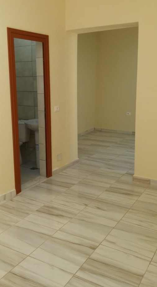 Tirane, ofert ambjent biznesi Kati 0, 33 m² 40.000 Leke (Rruga Bardhok Biba)