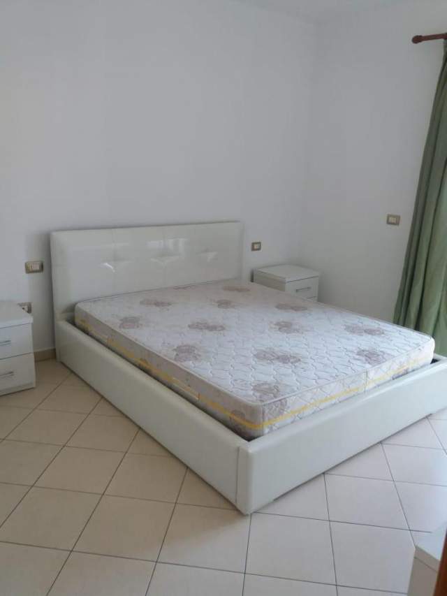 Tirane, jepet me qera apartament 2+1+BLK Kati 9, 110 m² 550 Euro (durresit)