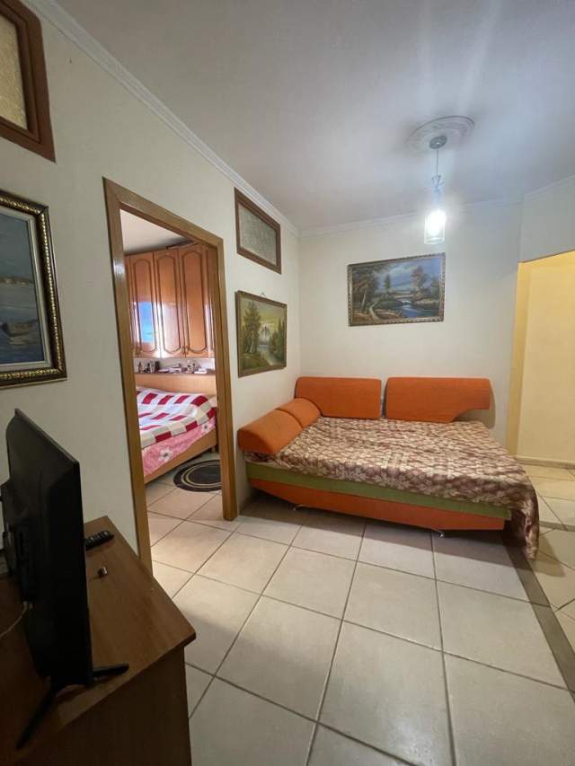 Tirane, jepet me qera apartament Kati 5, 60 m² 380 Euro (dibres)