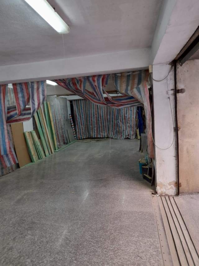 Tirane, jepet me qera garazh Kati 0, 1.500 Euro (durresit)