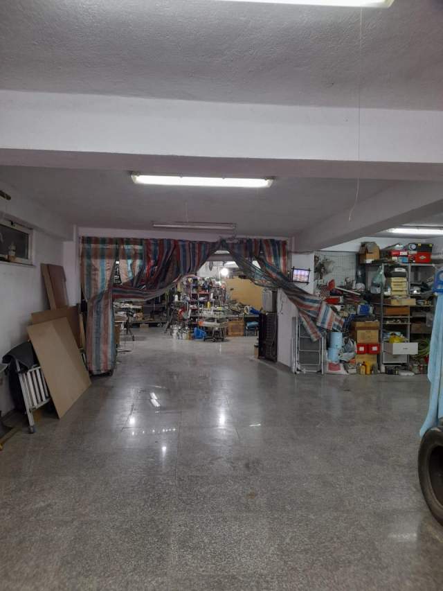 Tirane, jepet me qera garazh Kati 0, 1.500 Euro (durresit)