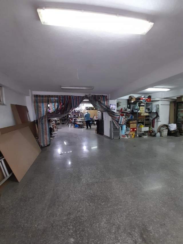 Tirane, jepet me qera garazh Kati 0, 1.500 Euro (durresit)