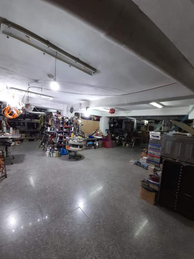 Tirane, jepet me qera garazh Kati 0, 1.500 Euro (durresit)