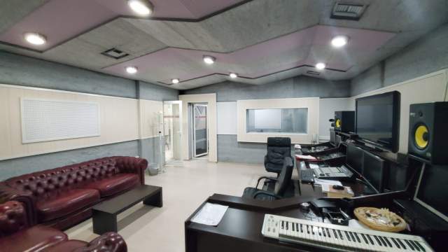 Tirane, shitet ambjent biznesi Kati 0, 155 m² 387.500  (Rruga Rrapo Hekali)