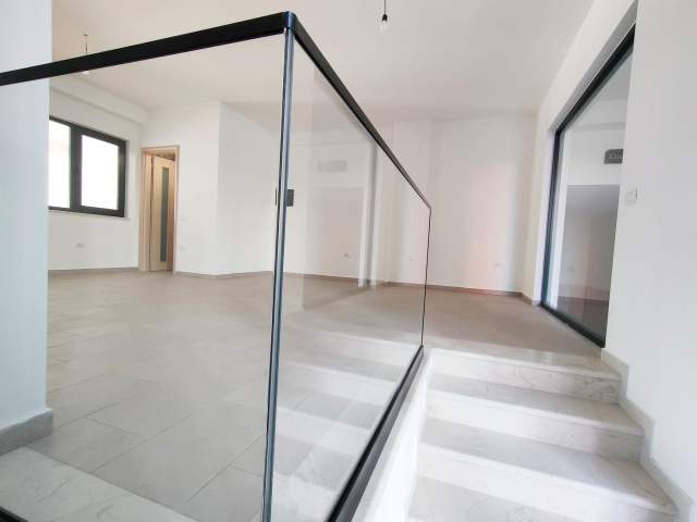 Tirane, jepet me qera apartament 1+1 Kati 0, 45 m² 270 Euro (kompleksi green city)