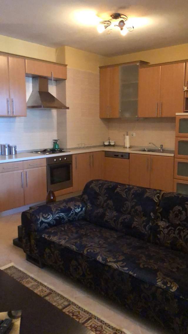 Tirane, jepet me qera apartament 2+1+BLK Kati 5, 110 m² 600 Euro (tek kmy)