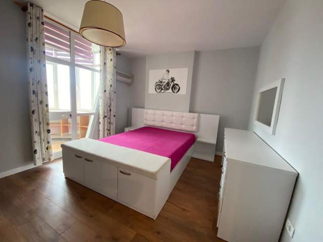 Apartament 2+1+2 me qira prane Ish-Ekspozites shume prane Myslym Shyrit dhe zones se Bllokut Tirane!