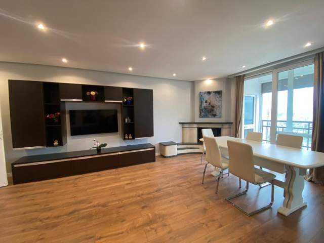 Apartament 2+1+2 me qira prane Ish-Ekspozites shume prane Myslym Shyrit dhe zones se Bllokut Tirane!