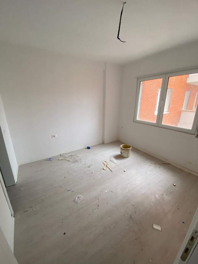 Tirane, jepet me qera apartament 2+1+BLK Kati 5, 93 m² 350 Euro (kompleksi sima)