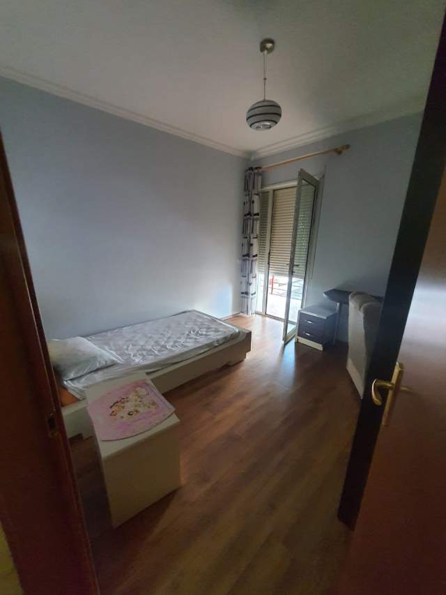 Tirane, jepet me qera apartament 2+1+BLK Kati 1, 100 m² 450 Euro (rruga ndre mjeda)