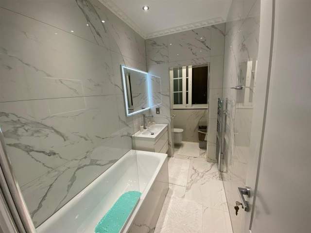 Tirane, jepet me qera apartament 2+1+BLK Kati 4, 95 m² 400 Euro (allias)