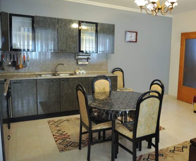 Tirane, jepet me qera apartament 2+1+BLK Kati 2, 88 m² 400 Euro (sulejman pasha)