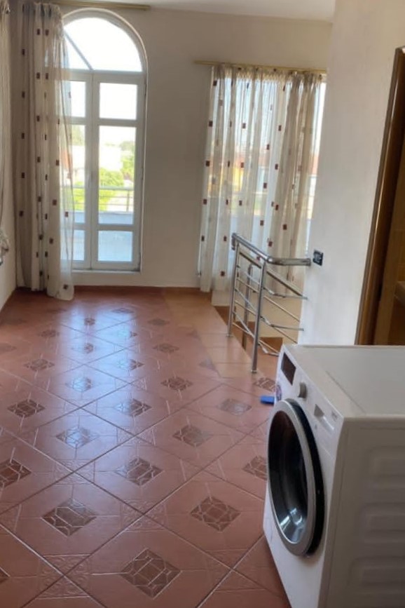 Tirane, jepet me qera apartament 3 Katshe Kati 2, 230 m² 400 Euro (dalip topi)