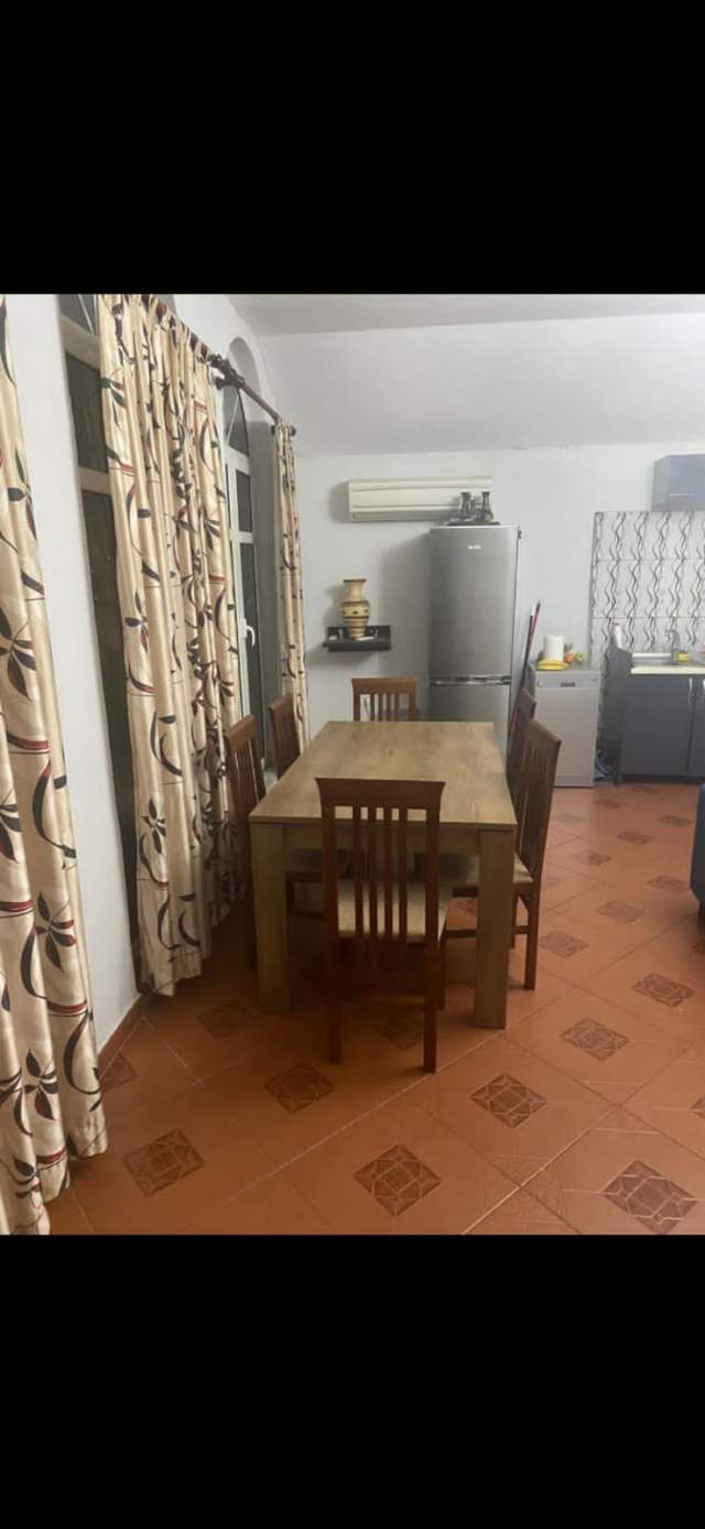 Tirane, jepet me qera apartament duplex 3+1+BLK Kati 2, 230 m² 400 Euro (dalip topi)