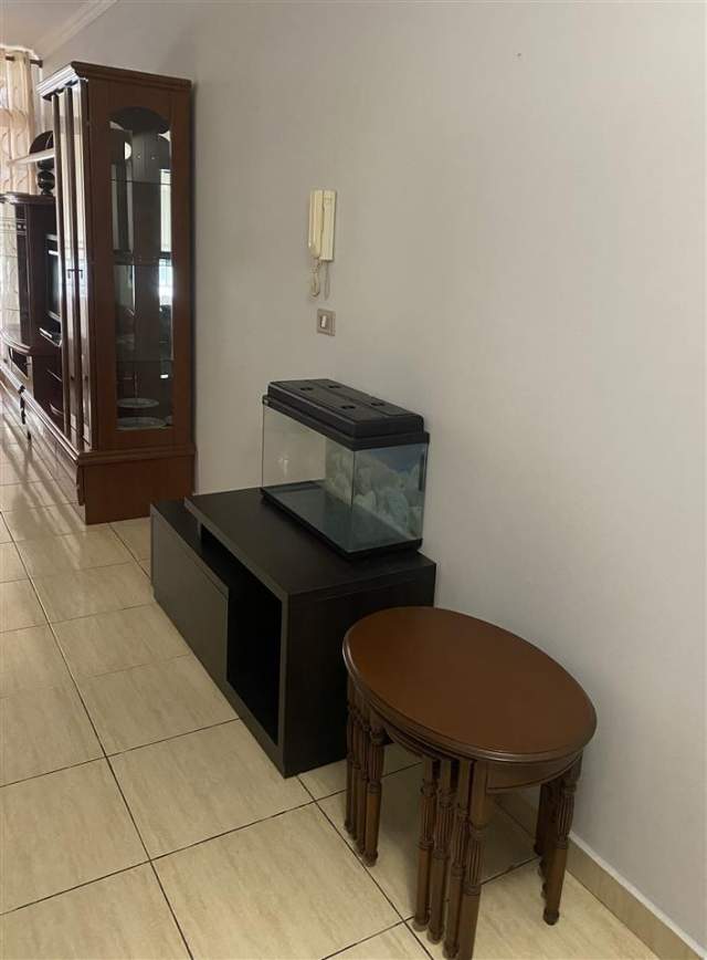 Tirane, jepet me qera apartament 4+1 Kati 8, 95 m² 450 Euro (komuna e parisit)