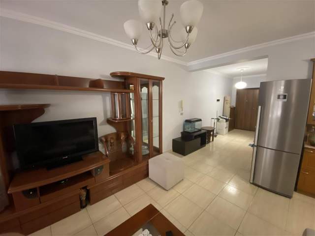 Tirane, jepet me qera apartament 2+1+BLK Kati 8, 95 m² 450 Euro (tish dahija)