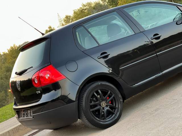 shes Volkswagen VW GOLF 5 - 1.9 NAFTE - KLIMA - 2007