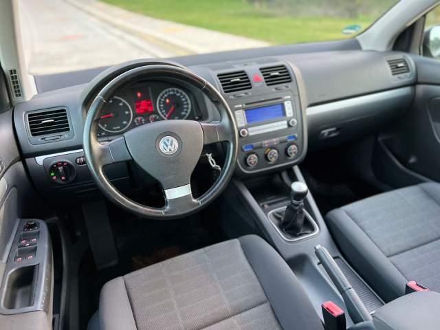 shes Volkswagen VW GOLF 5 - 1.9 NAFTE - KLIMA - 2007