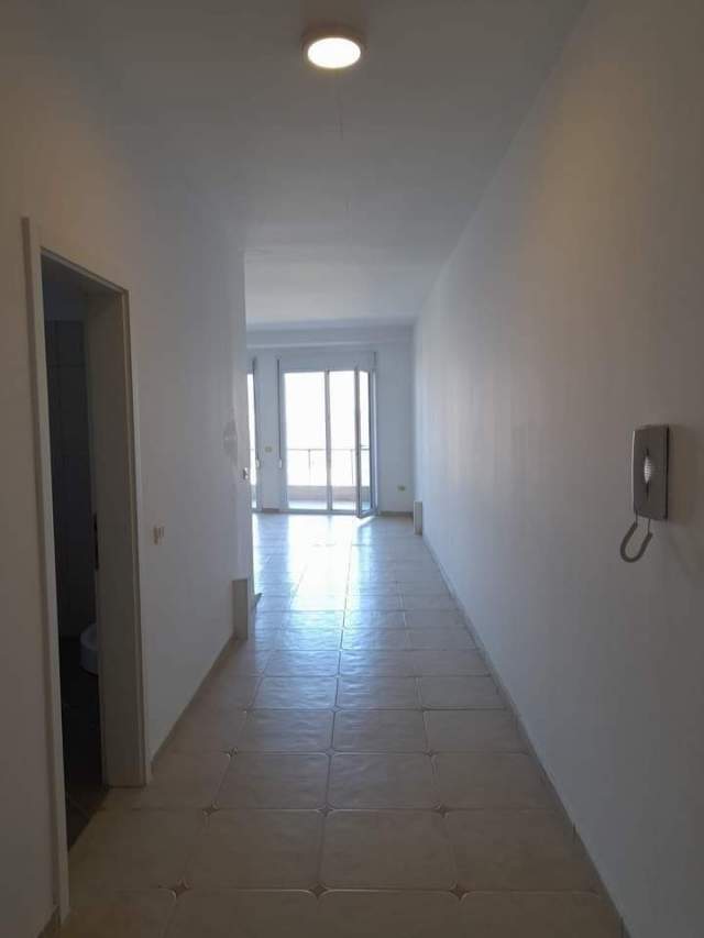 Tirane, shitet apartament 3+1+BLK Kati 4, 128 m² 250.000 Euro (kopshti zoologjik)