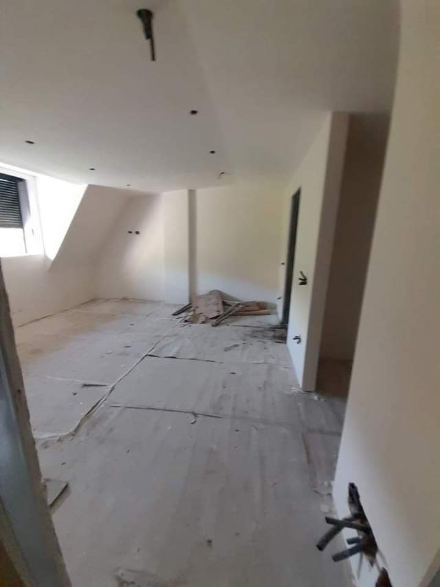 Tirane, shitet apartament duplex 4+1+BLK Kati 6, 220 m² 400.000 Euro (liqeni thate)