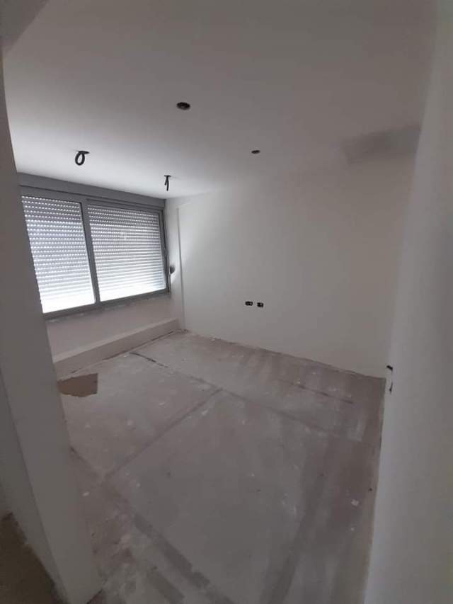 Tirane, shitet apartament duplex 4+1+BLK Kati 6, 220 m² 400.000 Euro (liqeni thate)