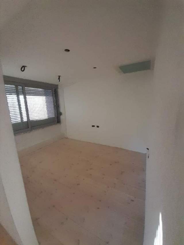 Tirane, shitet apartament duplex 4+1+BLK Kati 6, 220 m² 400.000 Euro (liqeni thate)