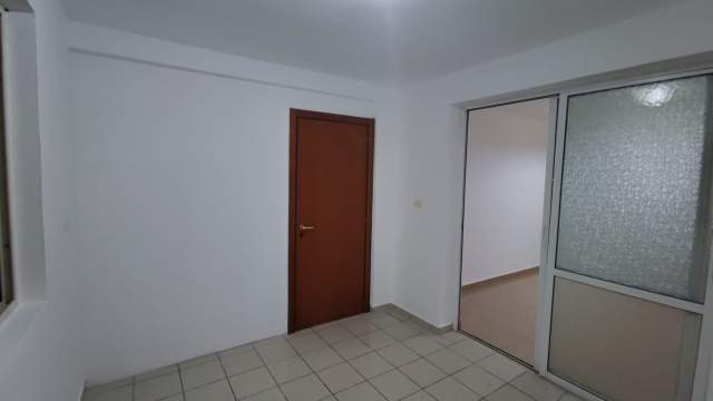 Tirane, jepet me qera apartament 2+1+BLK Kati 1, 55 m² 40.000 Leke (gjike kuqali)