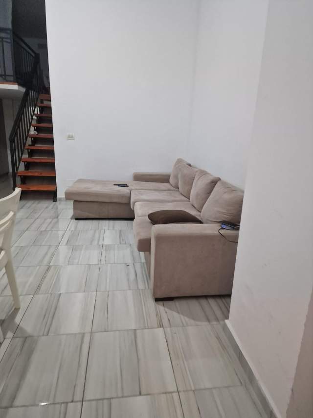 Tirane, shitet apartament duplex 1+1 Kati 1, 39 m² 42.300 Euro (5 maji)