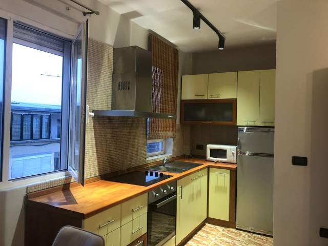 Tirane, jepet me qera apartament 1+1+BLK Kati 6, 65 m² 550 Euro (kavajes)