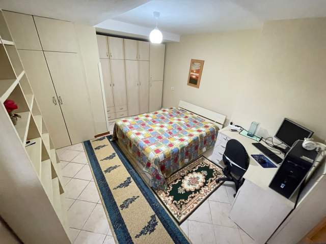 Tirane, jepet me qera apartament 2+1+BLK Kati 4, 90 m² 450 Euro (Afer gjimnazit Partizani)