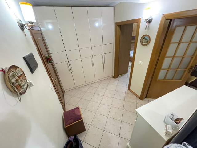Tirane, jepet me qera apartament 2+1+BLK Kati 4, 90 m² 450 Euro (gj.partizani)