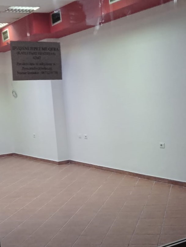 Tirane, jepet me qera ambjent biznesi Kati 0, 42 m² 320 Euro (reshit petrela)