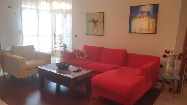 Apartament 2+1 me qira ne zonen e Bllokut ne Tirane