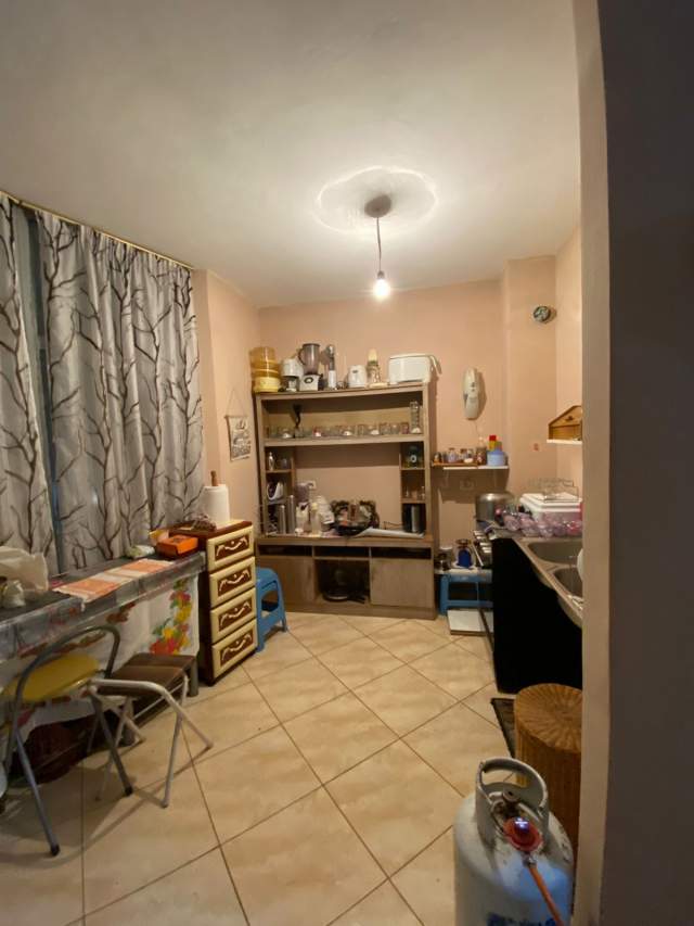 Tirane, shitet apartament 1+1+BLK Kati 2, 80 m² 83.000 Euro (Yzberisht)