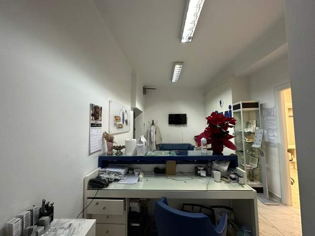 Tirane, jepet me qera apartament Kati 2, 75 m² 700 Euro (reshit collaku)
