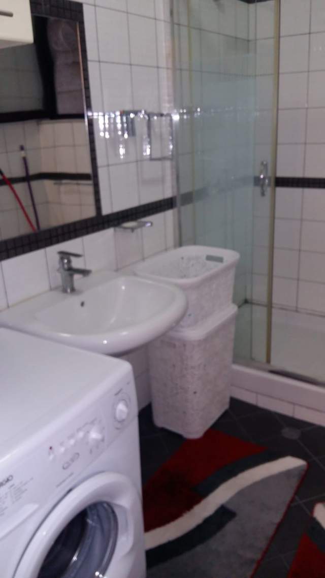 Tirane, jepet me qera apartament 2+1+BLK Kati 8, 70 m² 550 Euro (panorama)