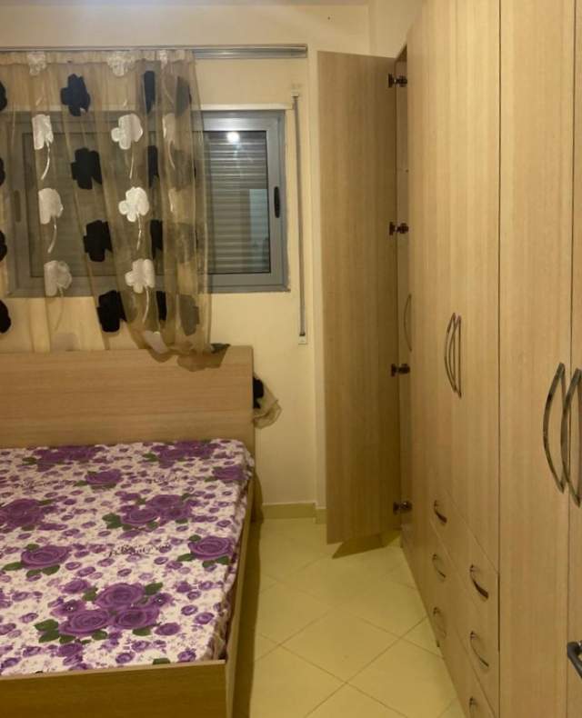 Tirane, jepet me qera apartament 2+1+BLK Kati 2, 110 m² 35.000 Leke (selit e vjeter)